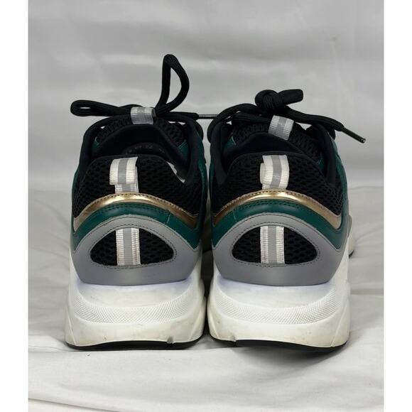 The Dior B22 in the Green/White/Black colorway US M-12 SPB JA-364075 main image 7